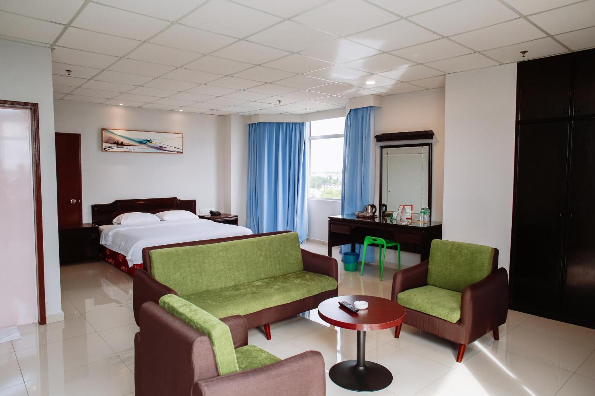 Hotel Green Park Temerloh Esterno foto