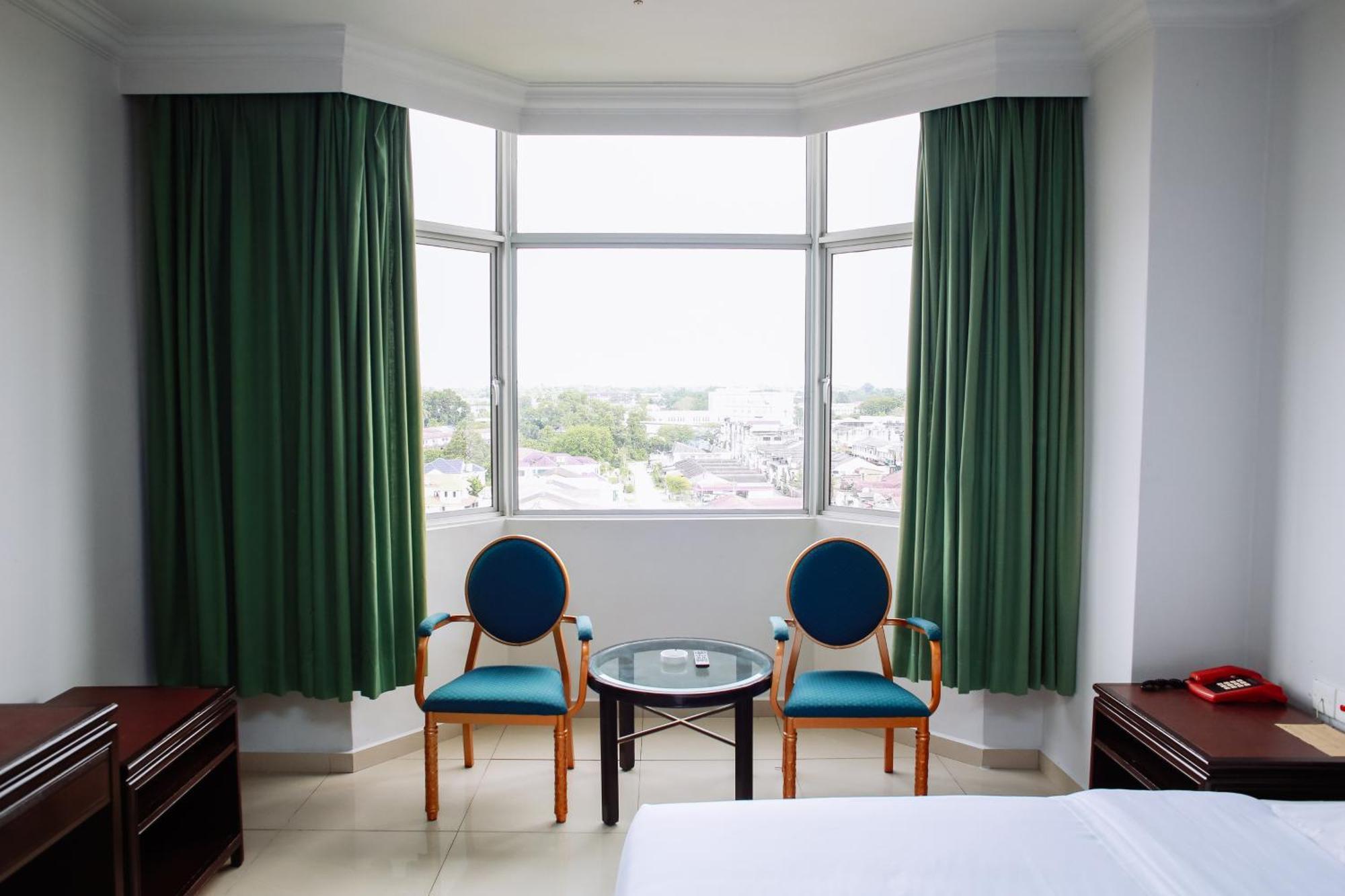 Hotel Green Park Temerloh Esterno foto