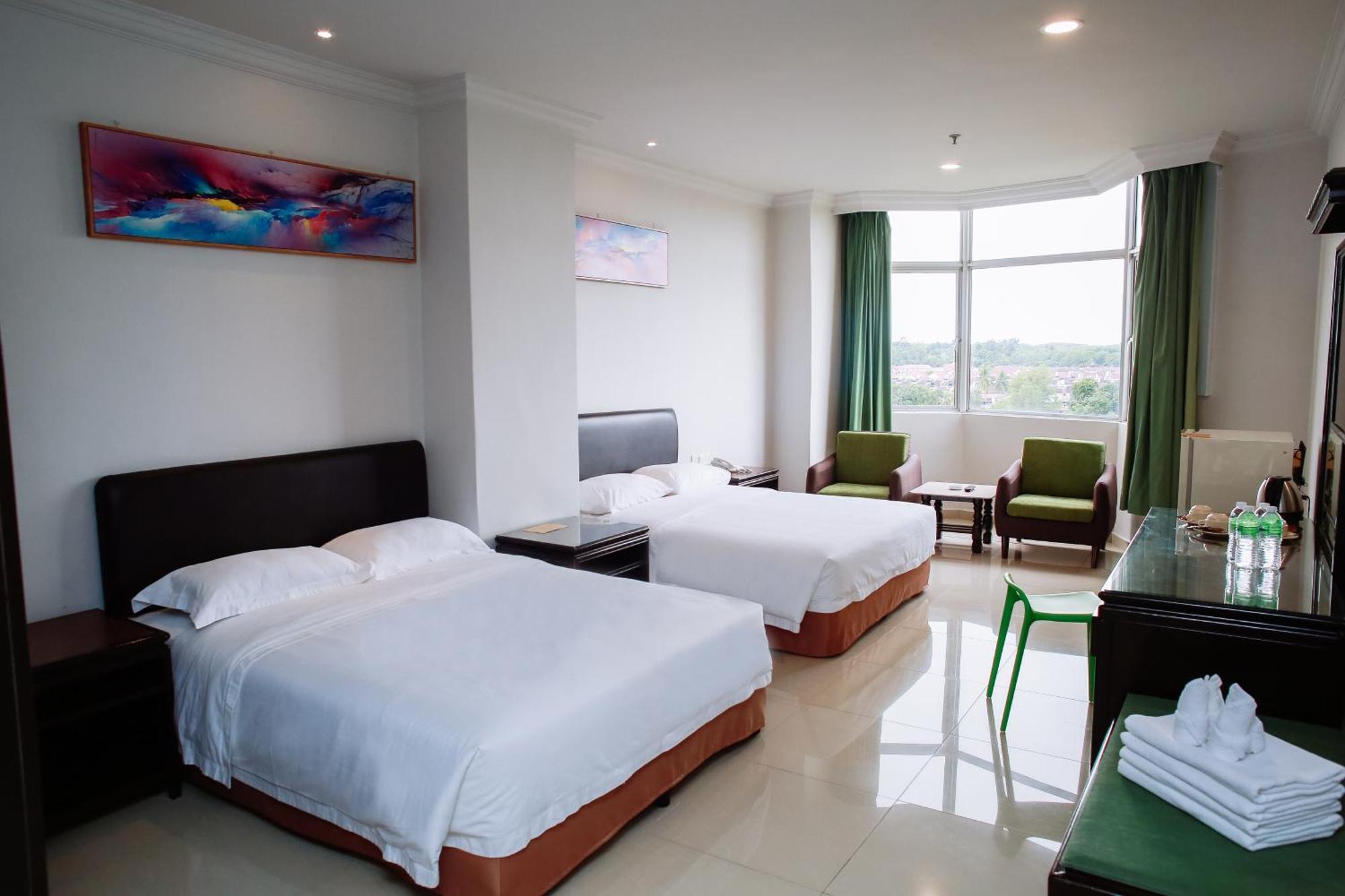 Hotel Green Park Temerloh Esterno foto
