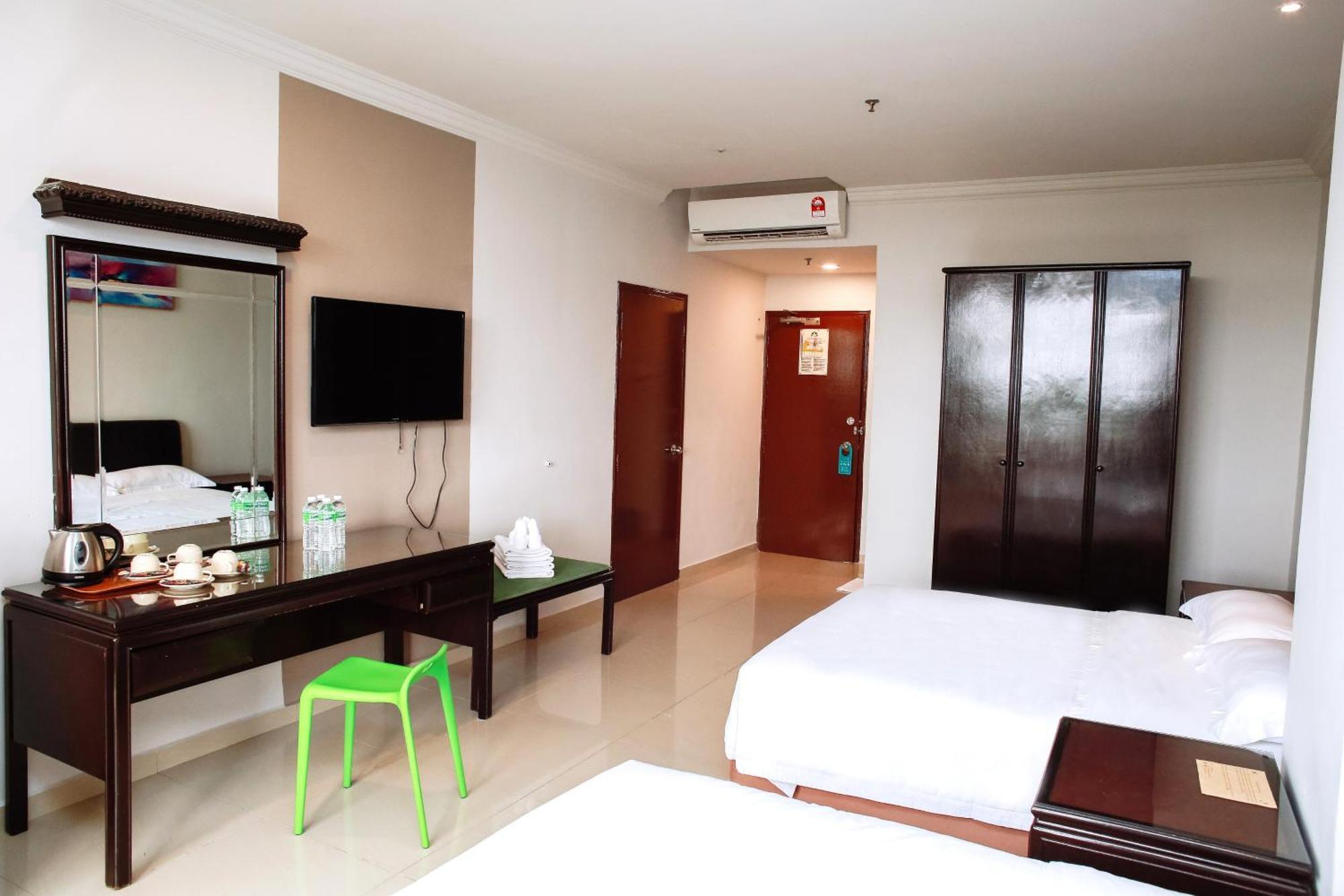 Hotel Green Park Temerloh Esterno foto