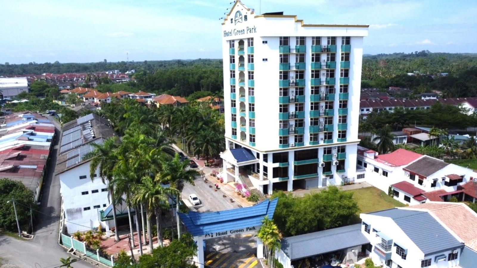Hotel Green Park Temerloh Esterno foto
