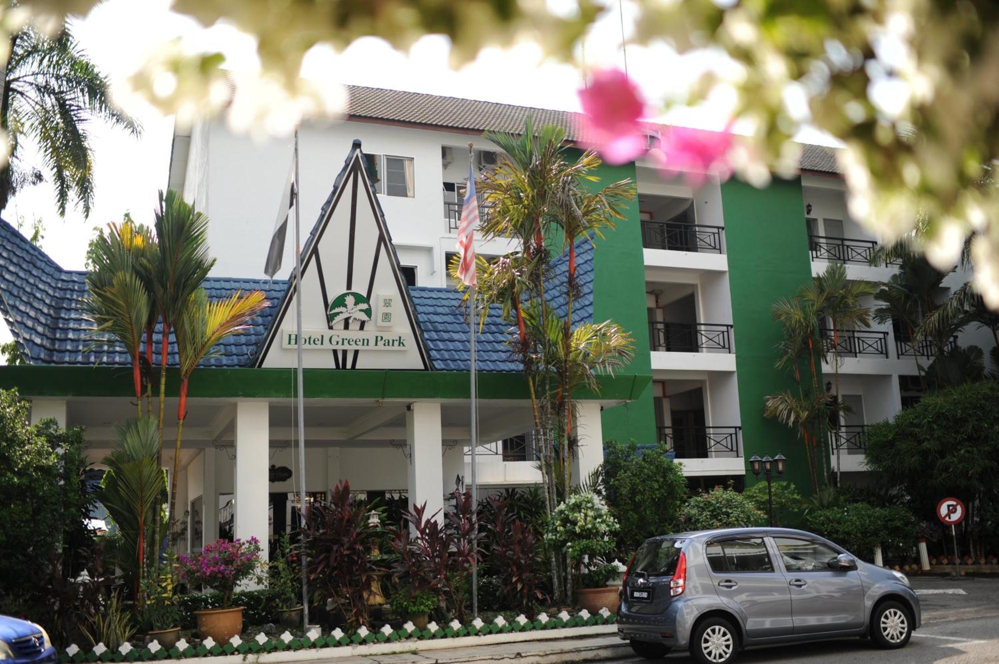 Hotel Green Park Temerloh Esterno foto