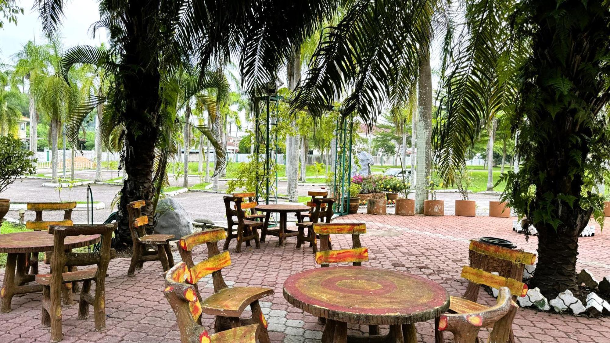 Hotel Green Park Temerloh Esterno foto