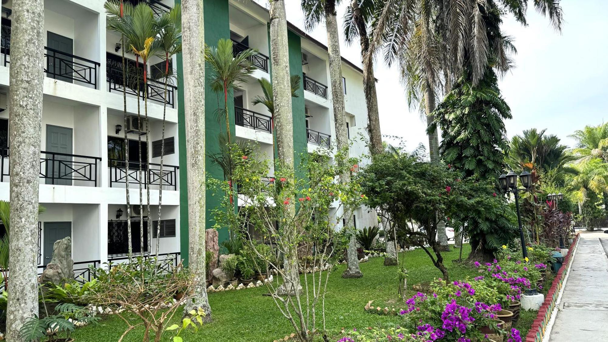 Hotel Green Park Temerloh Esterno foto
