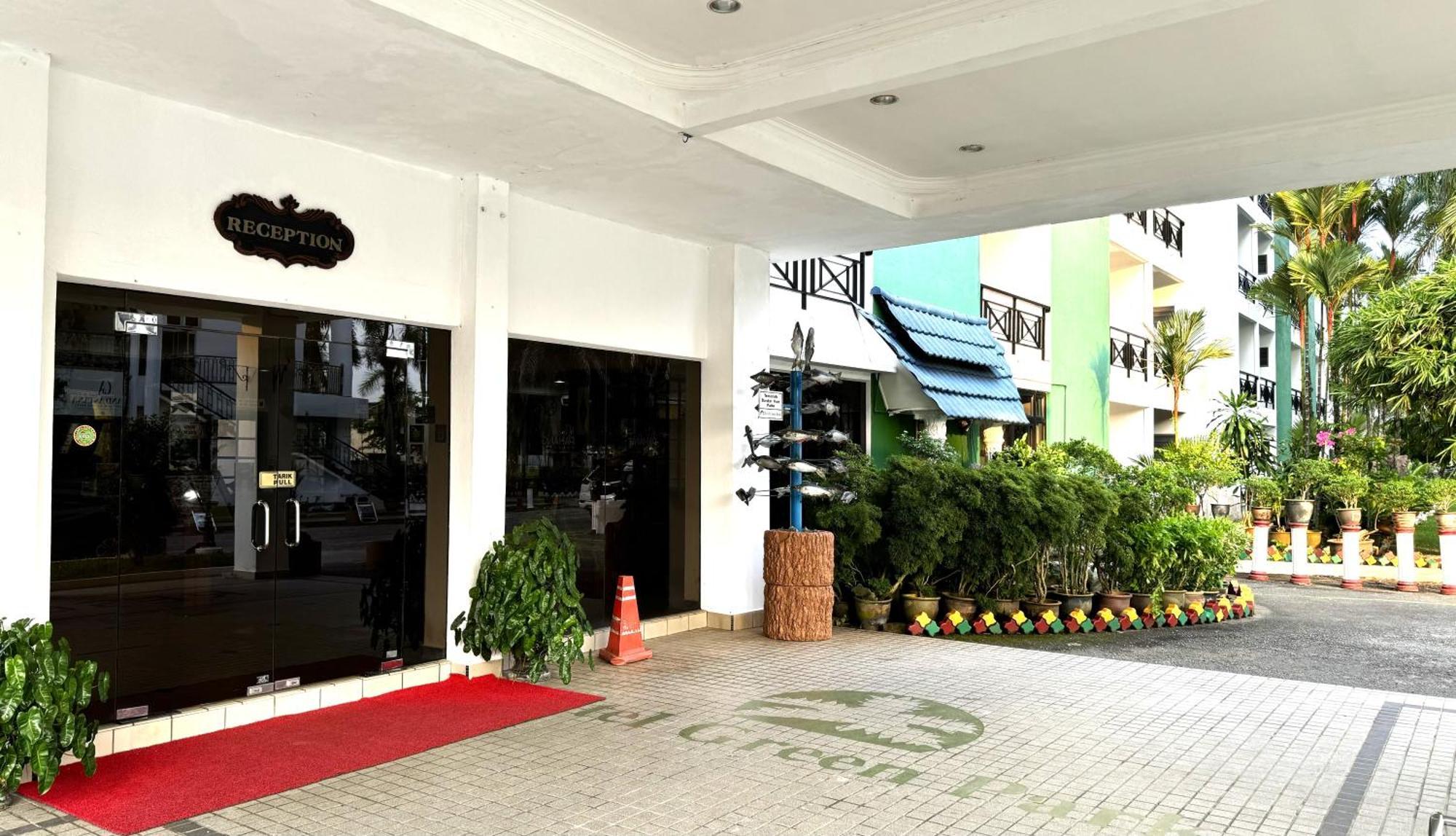 Hotel Green Park Temerloh Esterno foto