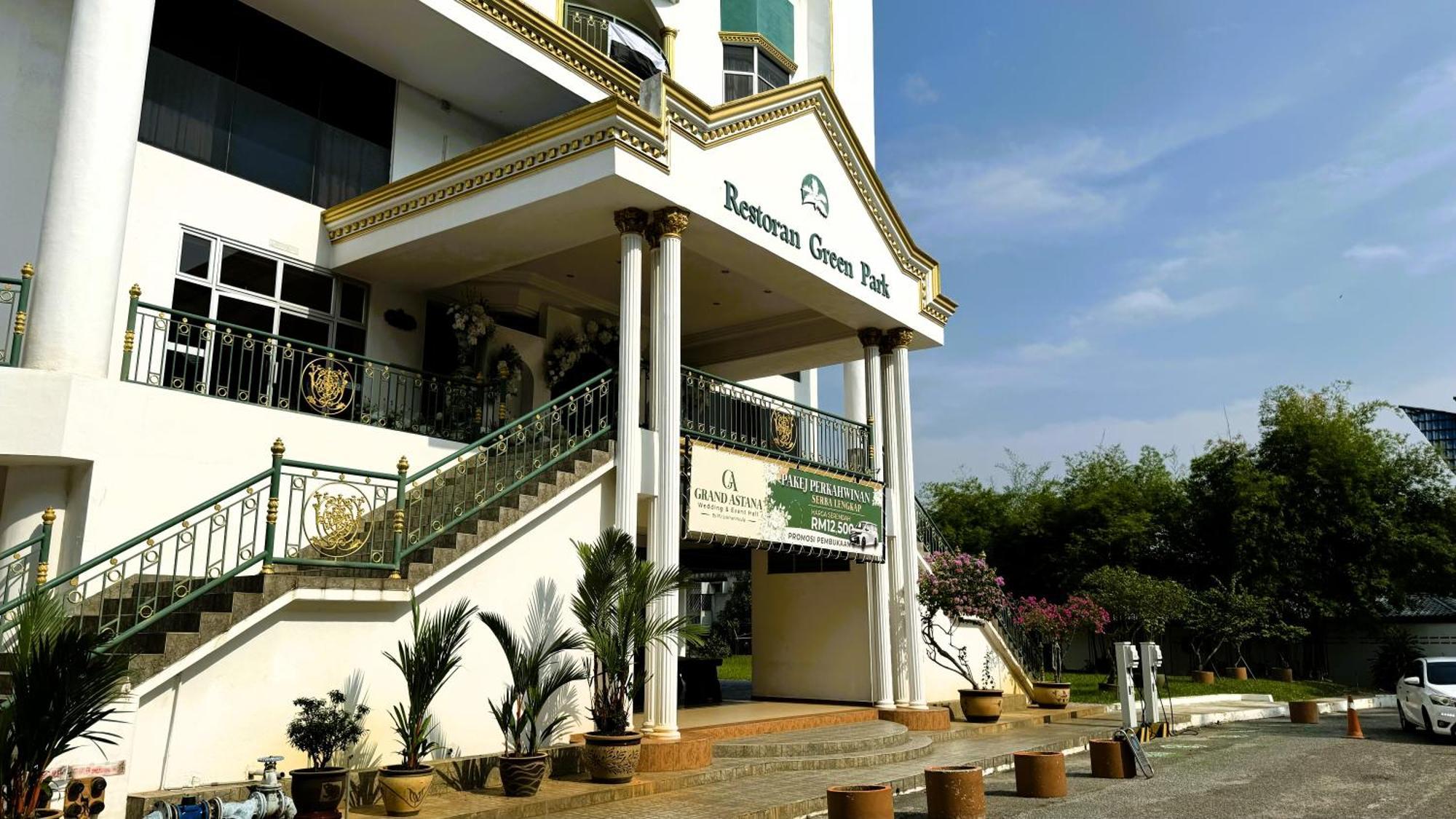 Hotel Green Park Temerloh Esterno foto