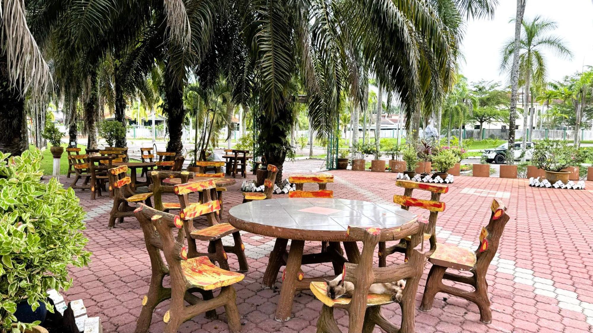 Hotel Green Park Temerloh Esterno foto