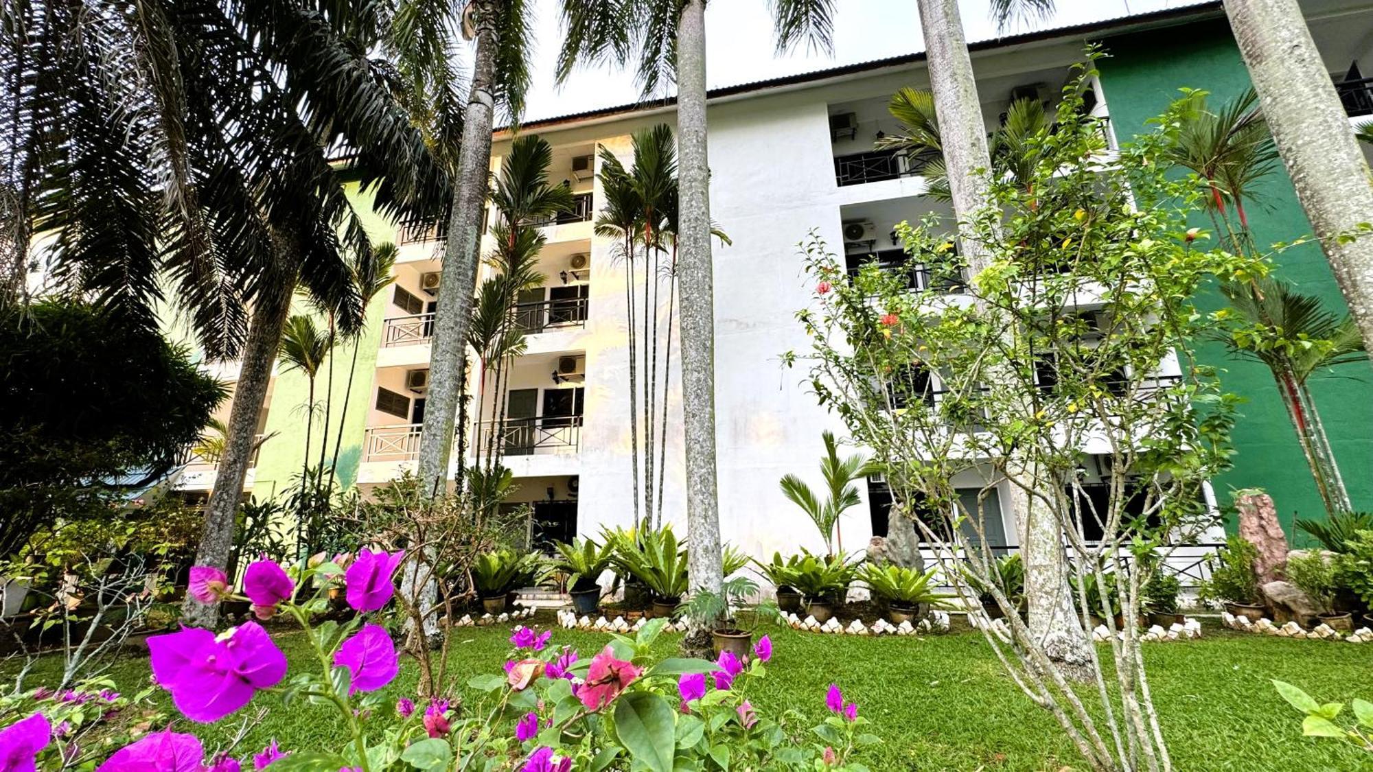 Hotel Green Park Temerloh Esterno foto