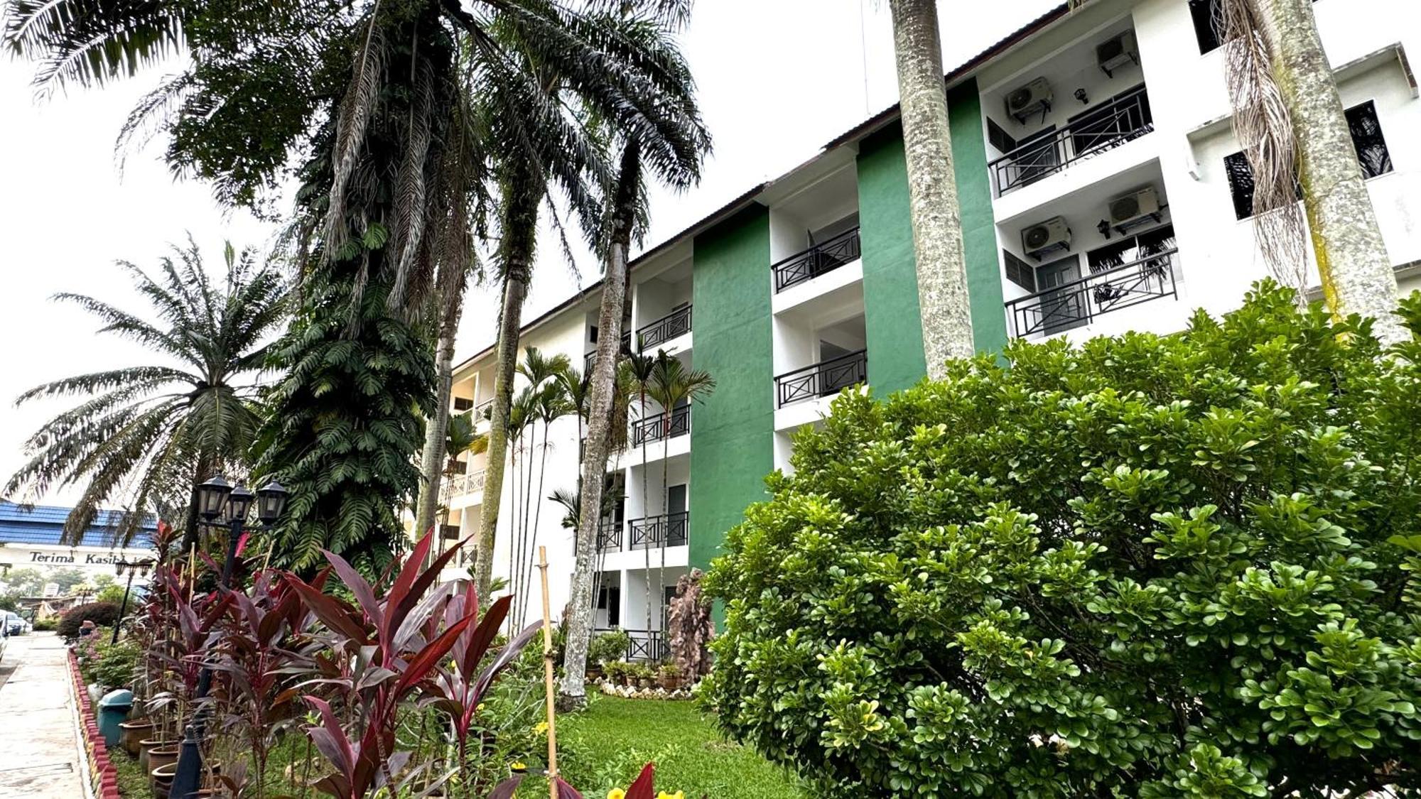 Hotel Green Park Temerloh Esterno foto